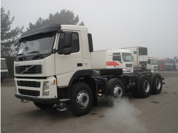 Container transporter/ Swap body truck VOLVO FM 480  8X4: picture 1