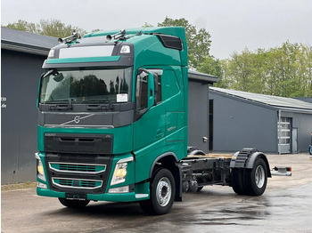 Cab chassis truck Volvo FH 500 4x2 Euro 6,ACC Fahrgestell: picture 1