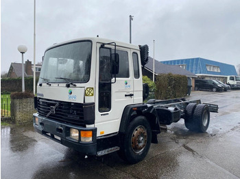 Cab chassis truck VOLVO FL6
