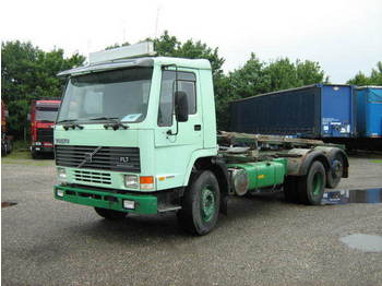 Container transporter/ Swap body truck Volvo FL 7: picture 1