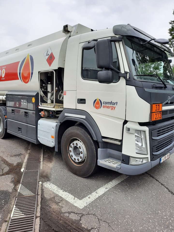 Tanker truck Volvo FM: picture 5