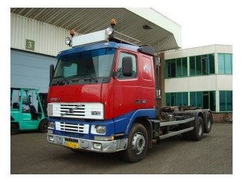 Container transporter/ Swap body truck Volvo fh12-420 6x2: picture 1