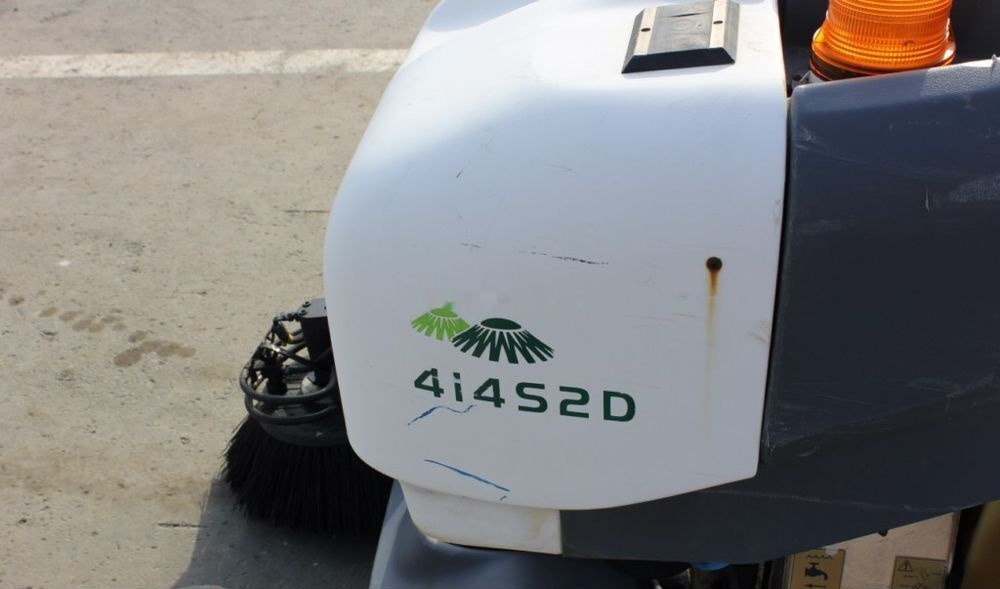 Road sweeper Green Machines 414 Street sweeping machine: picture 12