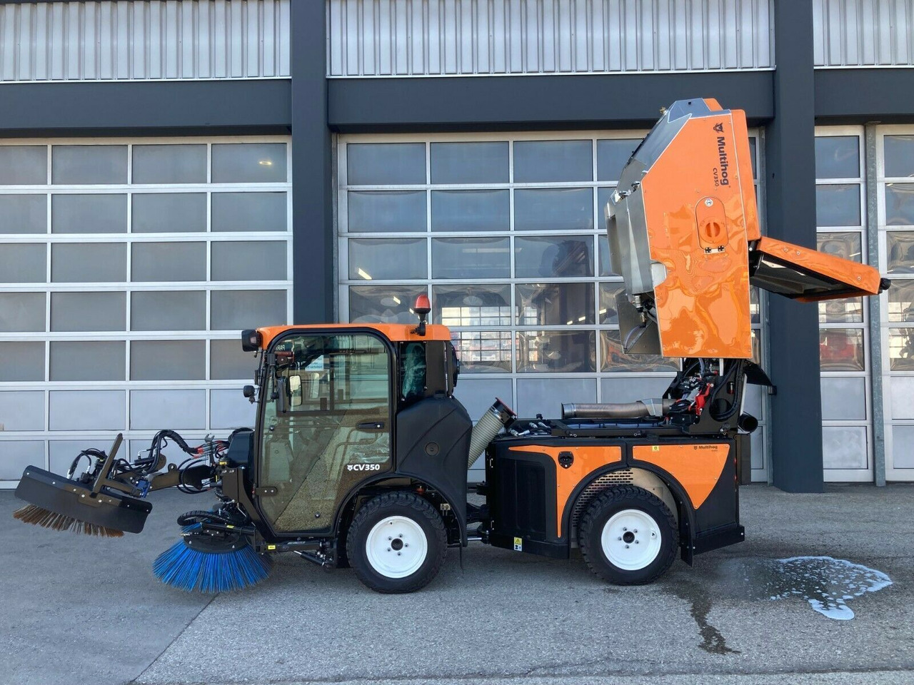 New Road sweeper Multihog CV350: picture 6