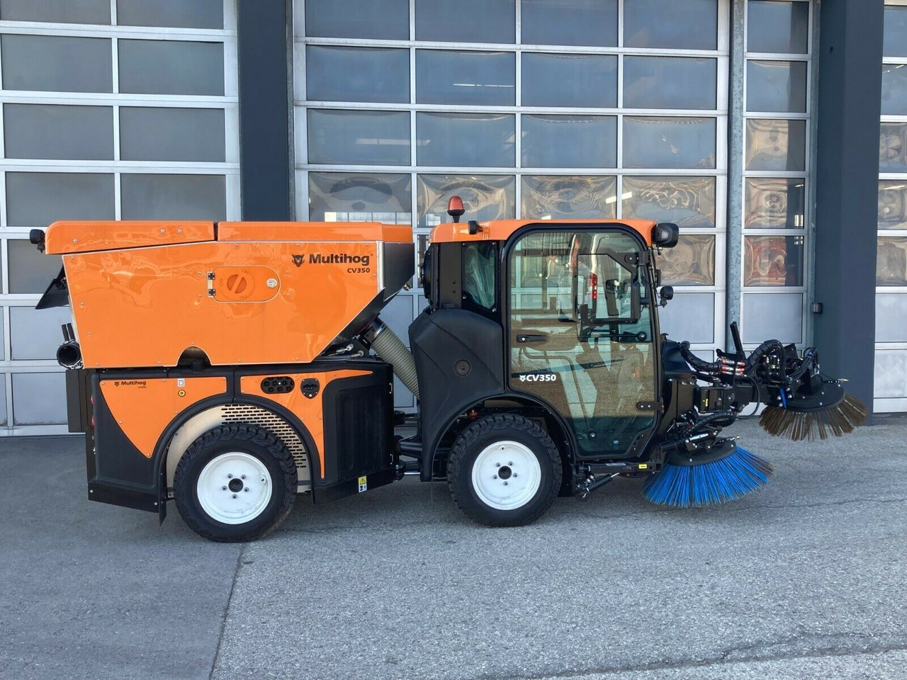 New Road sweeper Multihog CV350: picture 19