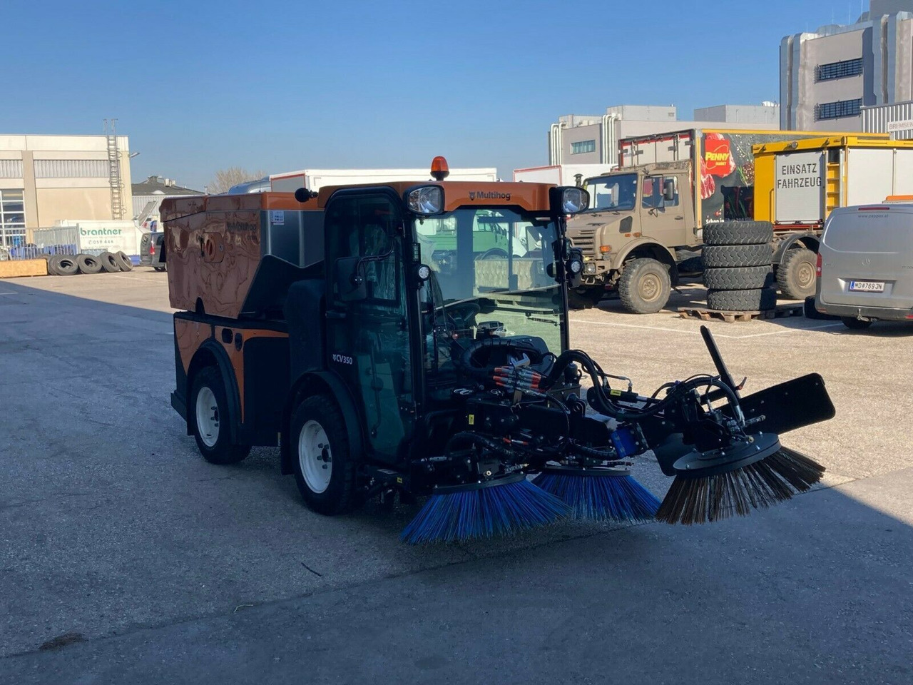 New Road sweeper Multihog CV350: picture 5