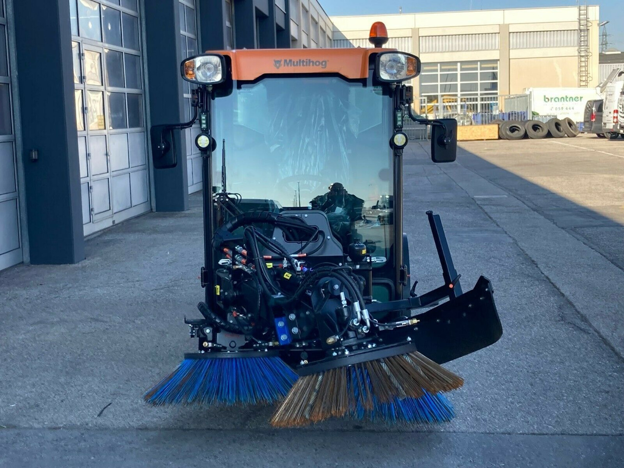 New Road sweeper Multihog CV350: picture 23