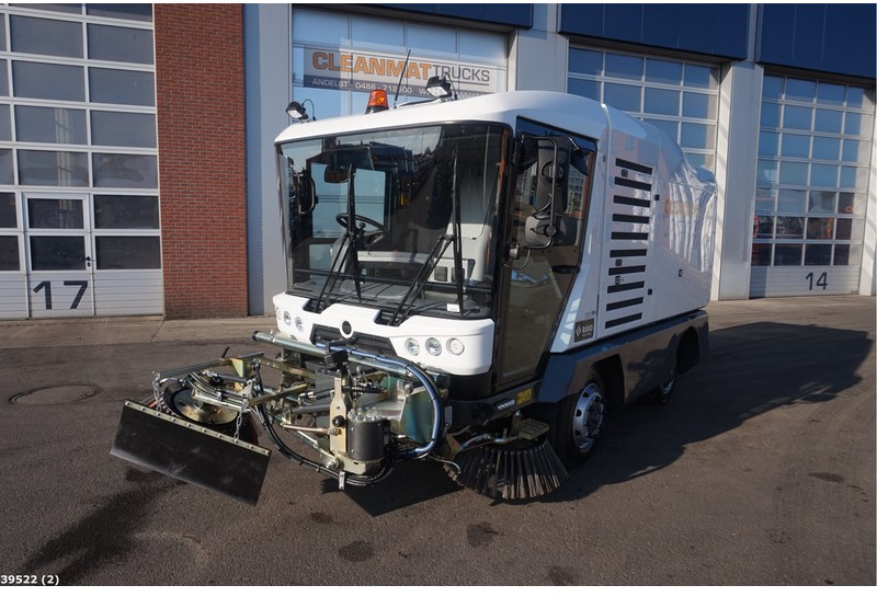 Road sweeper Ravo 540 CD with 3-rd brush: picture 5