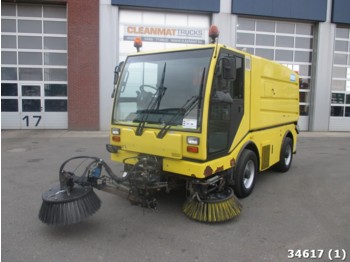 Bucher 5050 with 3-rd brush, Just 1915 sweeping hours! - Road sweeper
