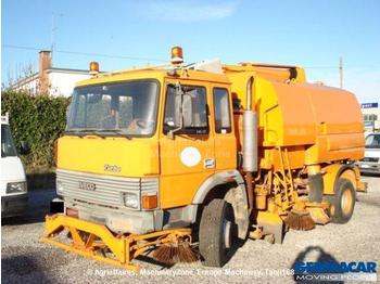 Iveco 145 17 - Road sweeper