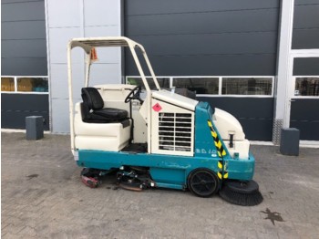 Sweeper TENNANT 8210 veeg/schrobmachine