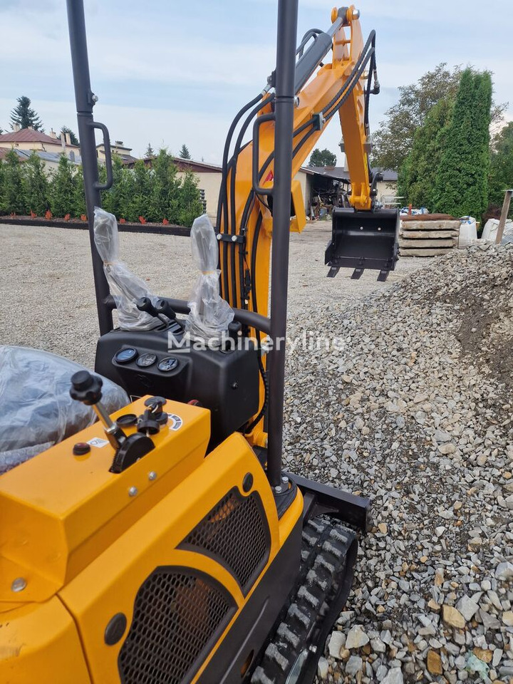 BK1500ASR Excavator - Berger Kraus BK1500ASR mini excavator with YANMAR  attachments