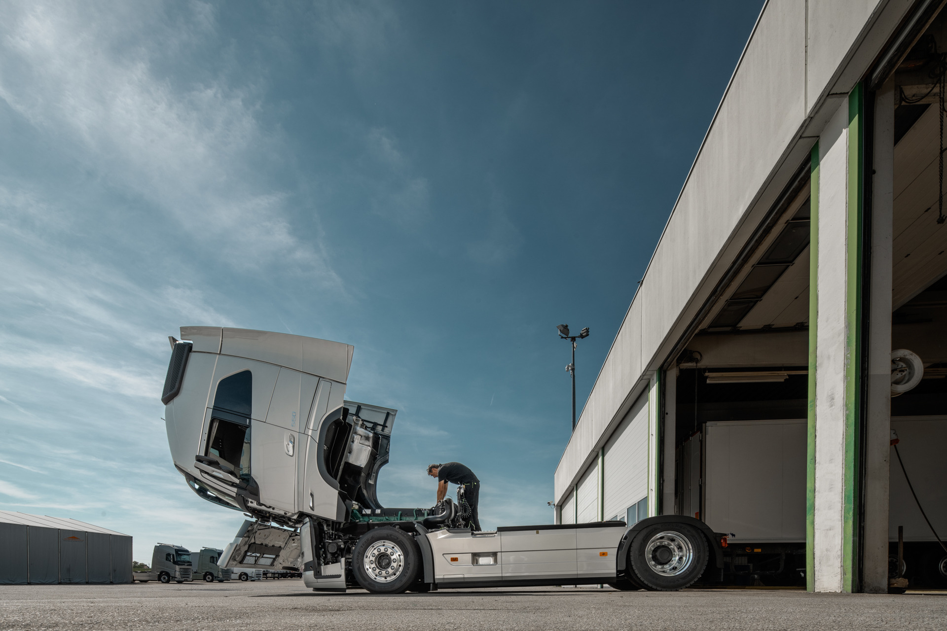 STARENT Truck & Trailer GmbH - Semi-trailers - Year: 2015, Austria undefined: picture 2