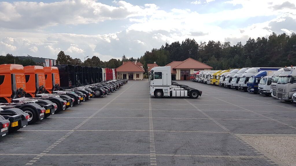 DUETDUDA - Trucks - gearbox: automatic undefined: picture 13