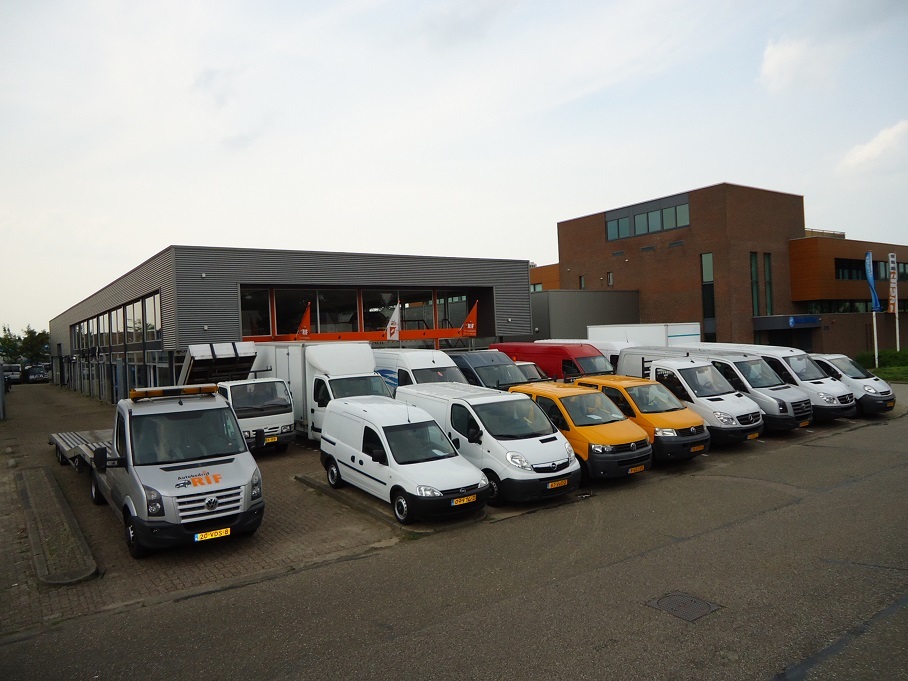 Autobedrijf Rif B.V. - Commercial trucks - Year: 2010, Euro 4 undefined: picture 1