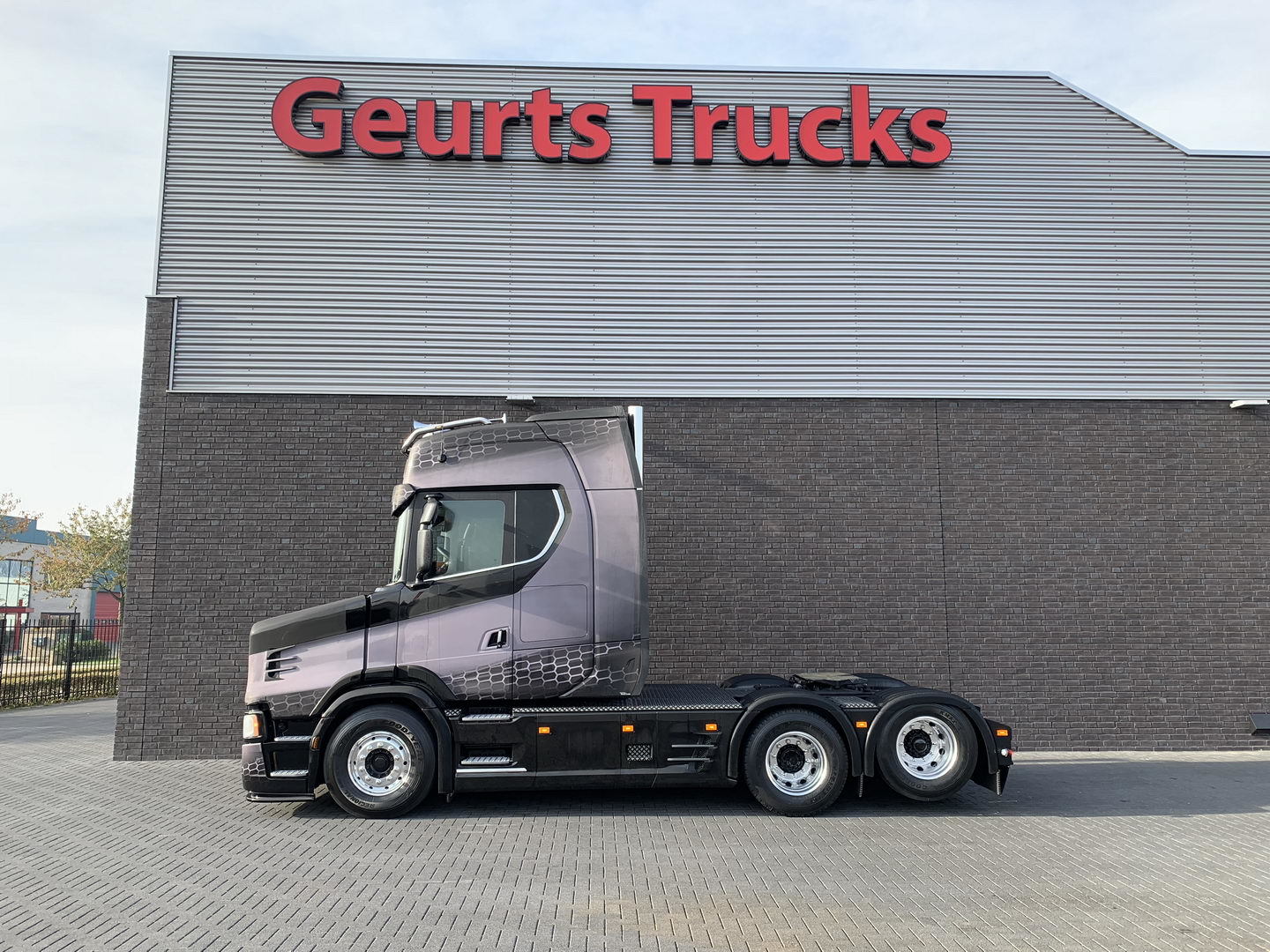 Geurts Trucks B.V. - Material handling equipment undefined: picture 19