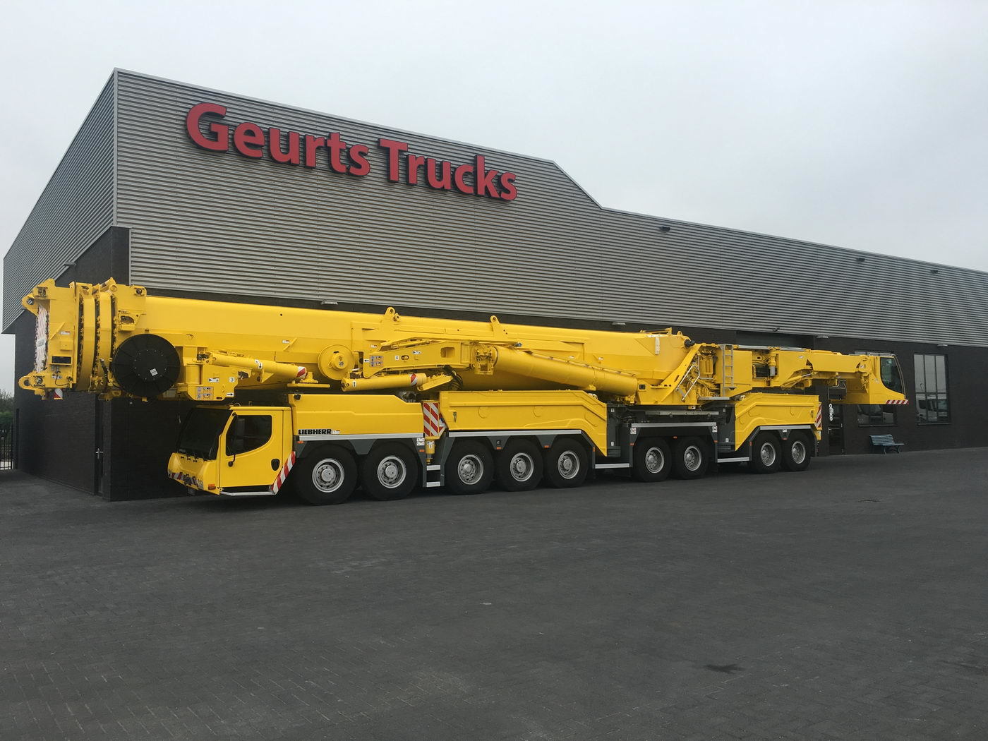 Geurts Trucks B.V. - Material handling equipment LINDE undefined: picture 17
