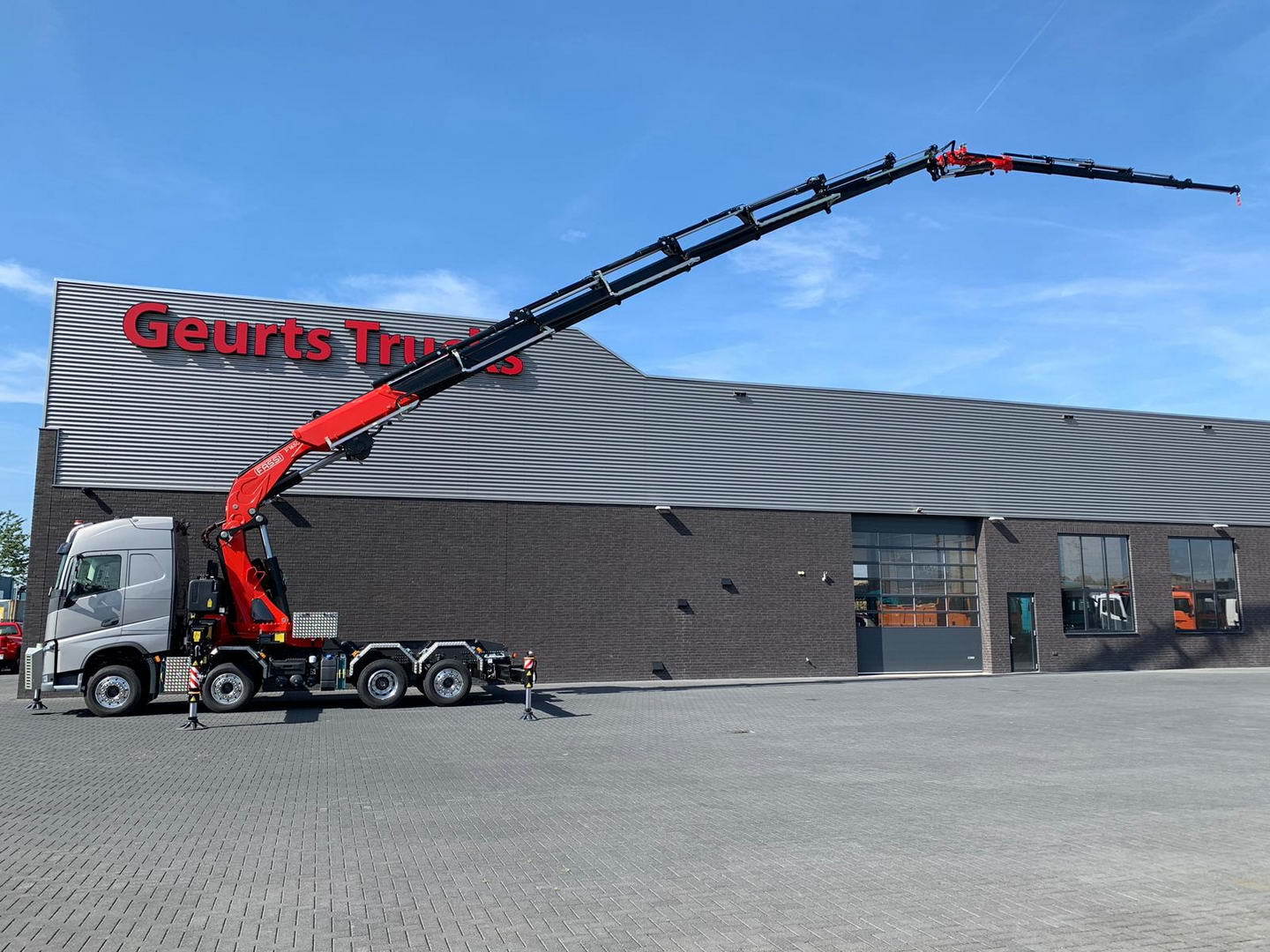 Geurts Trucks B.V. - Material handling equipment undefined: picture 30