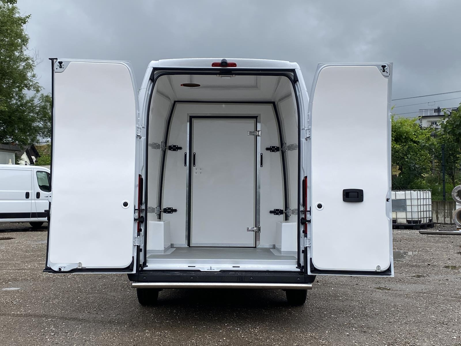 RINZ ROS d.o.o. (GmbH) - vehicles for sale undefined: picture 24