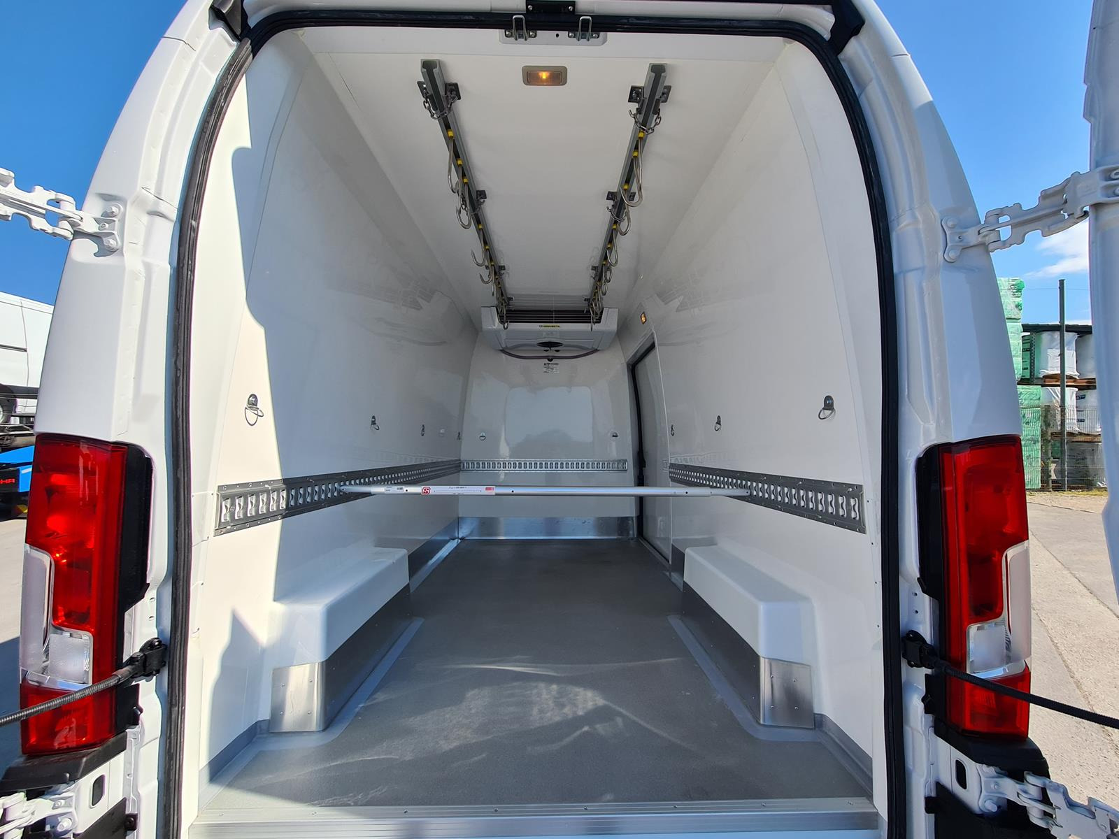 RINZ ROS d.o.o. (GmbH) - vehicles for sale undefined: picture 35