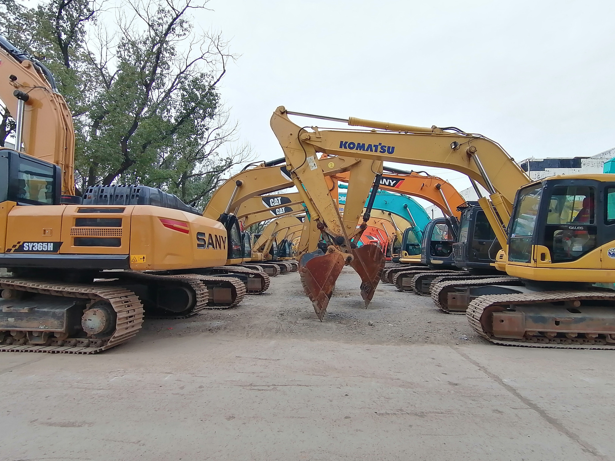Qingdao Higher Weight Trade Co. LTD - Trucks - new, right hand drive undefined: picture 6