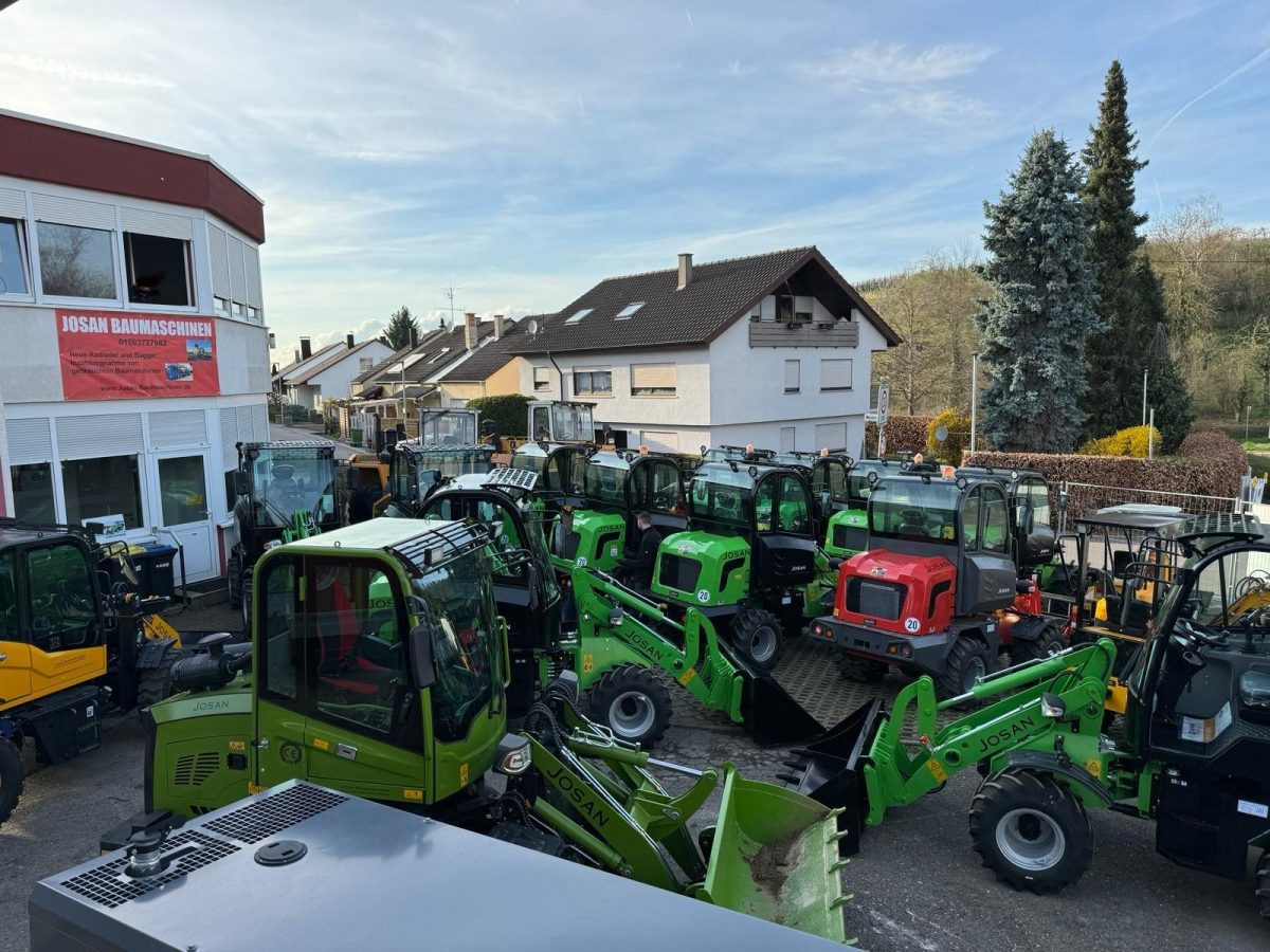 Josan Baumaschinen e.K. Sandra Stapf - vehicles for sale undefined: picture 1