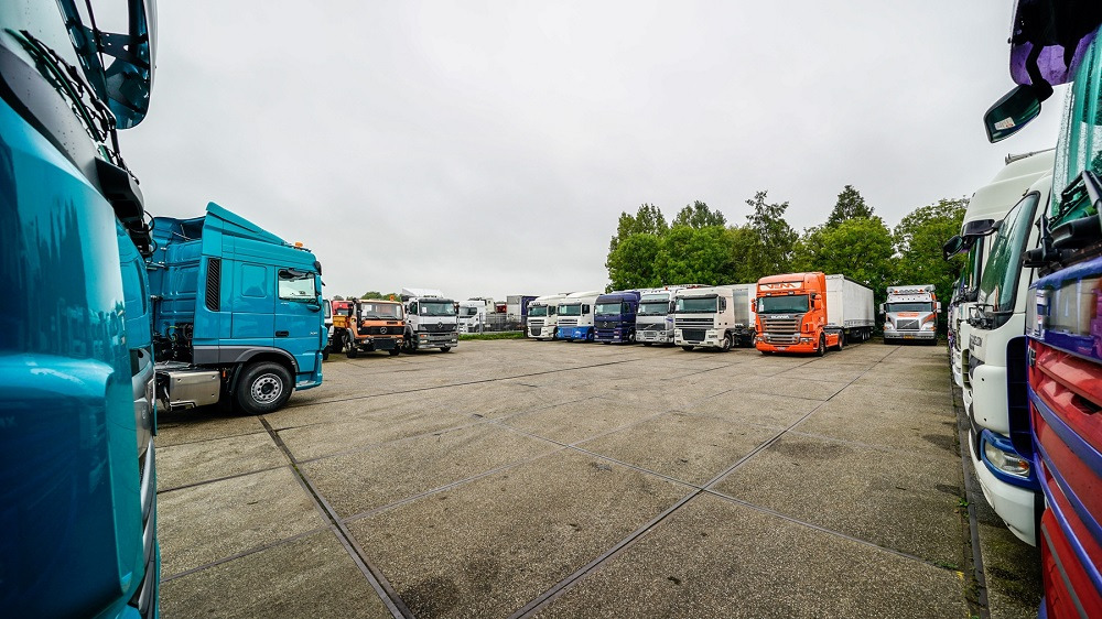 Engel Trucks B.V. - vehicles for sale undefined: picture 4