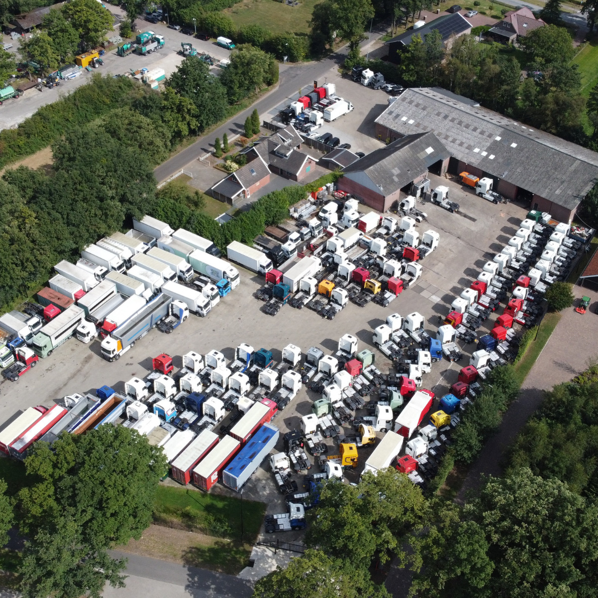 Hesselink Trucks B.V. - vehicles for sale undefined: picture 7