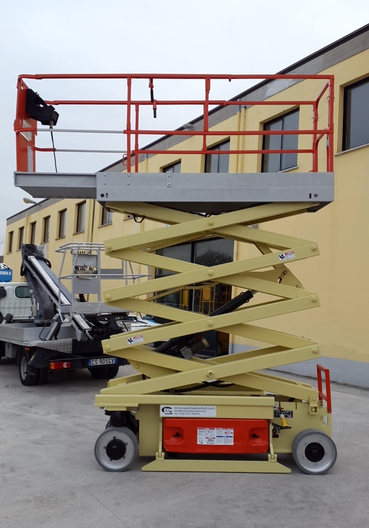 Centro Elevatori SRL - Construction machinery undefined: picture 9