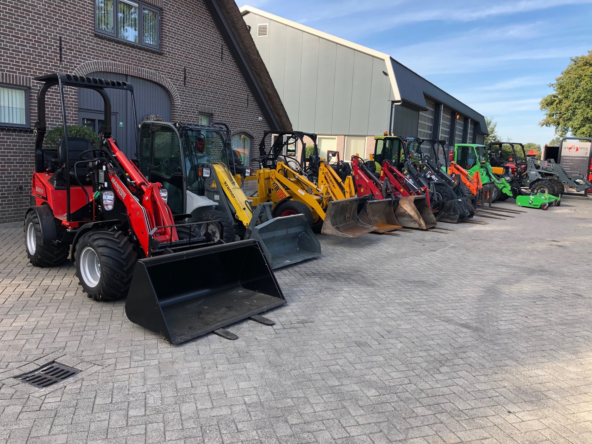 Jur Soetendaal - Material handling equipment MANITOU MT 1840 - Year: 2016 undefined: picture 1