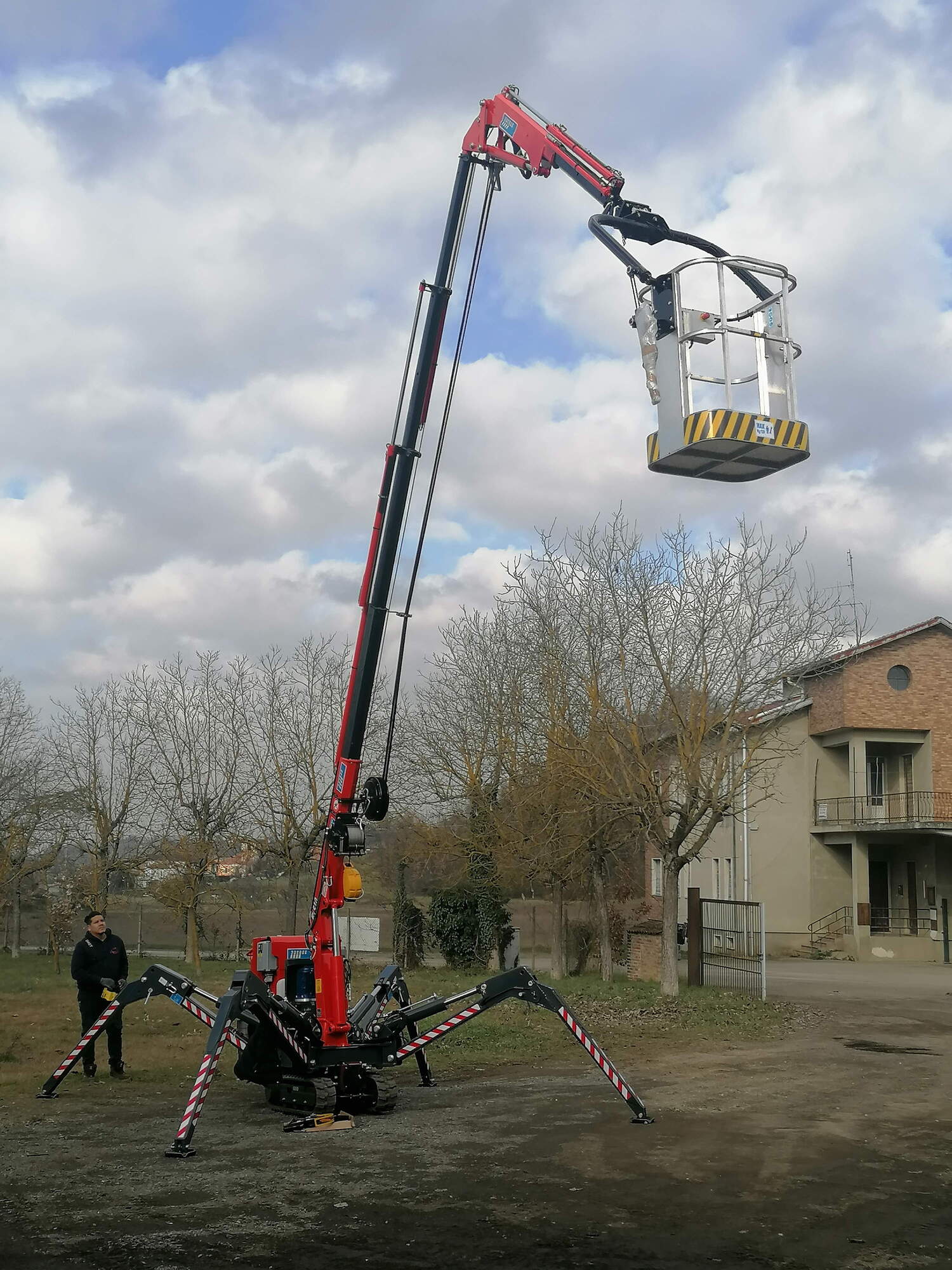 Kegiom Lifting Srl - vehicles for sale undefined: picture 6