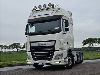 Tractor truck DAF XF 460