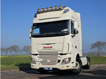Tractor truck DAF XF 460