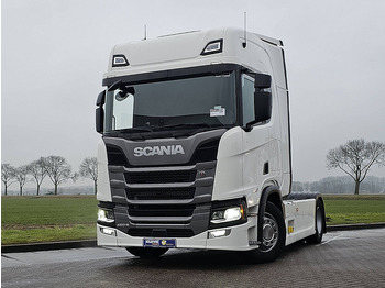 Tractor truck SCANIA R 460