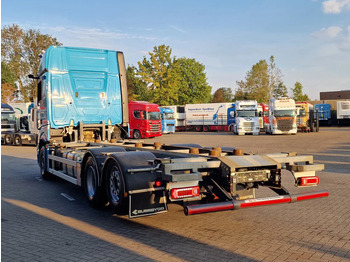 Container transporter/ Swap body truck Mercedes-Benz Actros 2553 6x2 - BDF - Retarder - 4.90 WB - Loadlift - Full air: picture 5