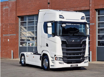 Tractor truck SCANIA