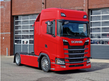 Tractor truck SCANIA S