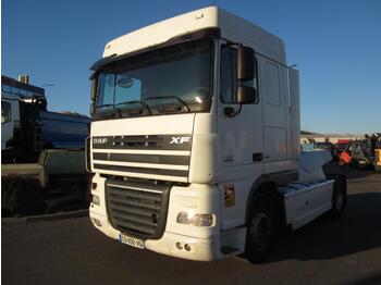 Tractor truck DAF XF 105 460