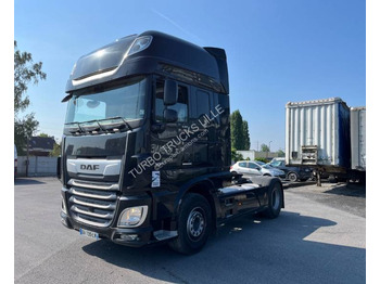 Tractor truck DAF XF 530