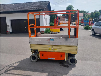 Scissor lift JLG