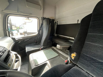 Closed box van MERCEDES-BENZ Atego 818 L Möbelkoffer LBW Möbelkoffer gr.Fhs+Sitzreihe: picture 2