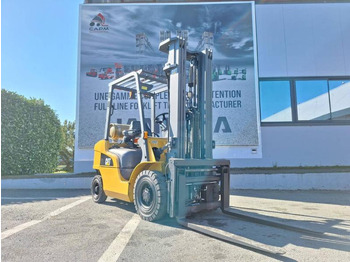LPG forklift CATERPILLAR GP