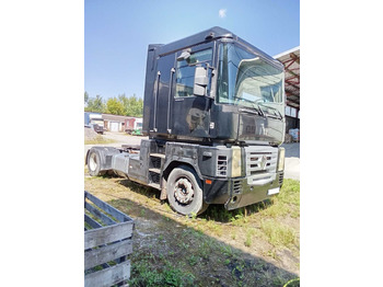 Tractor truck RENAULT Magnum 440