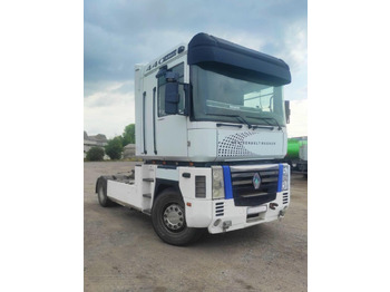 Tractor truck RENAULT Magnum 440