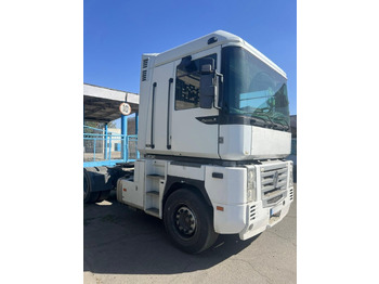 Tractor truck RENAULT Magnum 440
