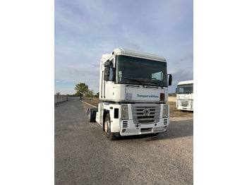 Tractor truck RENAULT Magnum 440