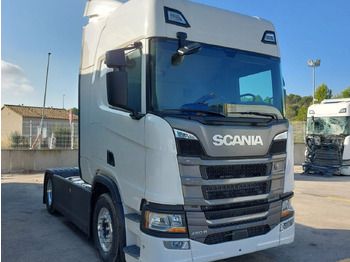 Tractor truck SCANIA R 460