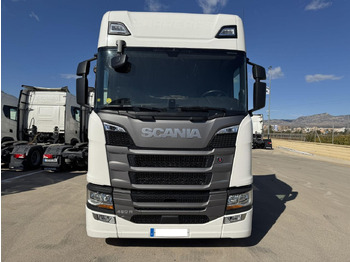 Tractor truck SCANIA R 460