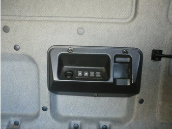 Box truck Iveco EuroTech 190E40 4x2 Euro Tech 190E40, Möbelkoffer, 49 cbm: picture 2 Box truck Iveco EuroTech 190E40 4x2 Euro Tech 190E40, Möbelkoffer, 49 cbm: picture 2