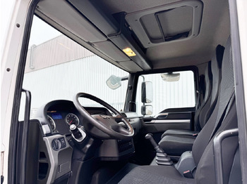 Interior photo 1: Box truck MAN TGL 8.150 4x2 BL TGL 8.150 4x2 BL, Möbelkoffer mit Rolltor Interior photo 1: Box truck MAN TGL 8.150 4x2 BL TGL 8.150 4x2 BL, Möbelkoffer mit Rolltor